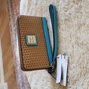 Beautiful NWT Dooney & Bourke Rattan and Turquoise Leather Wallet or Wristlet 🩵